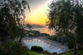  Gocce Di Capri Resort  Масса-Лубренсе